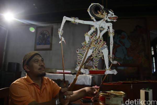 Wayang Kulit Tetap Bertahan di Tengah Gempuran Era Digital